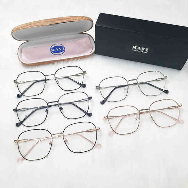 10 loại kính chống ánh sáng xanh bảo vệ mắt tốt theo tầm giá - Ảnh 2.