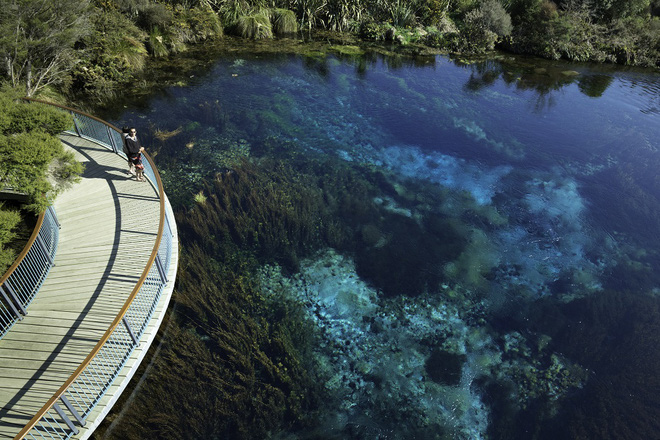 Chiêm ngưỡng hồ nước ngọt sạch nhất thế giới mà con người từng biết đến - Ảnh 8.