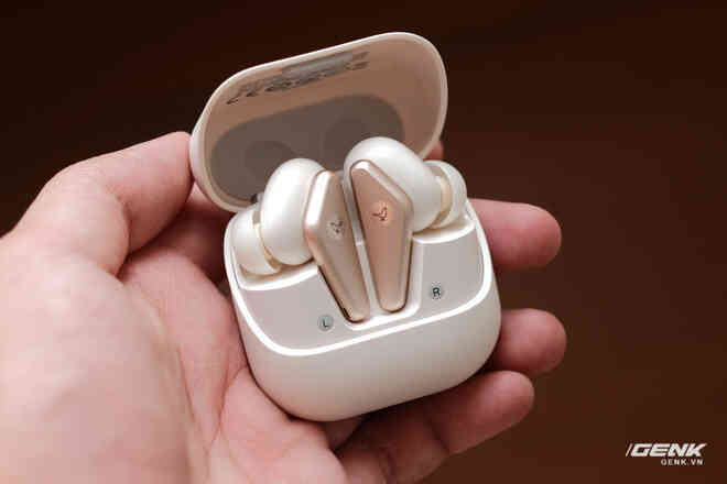 Đánh giá Libratone Track Air+ 2: Một chiếc tai nghe không dây với trải nghiệm tối giản là như thế nào? - Ảnh 7.