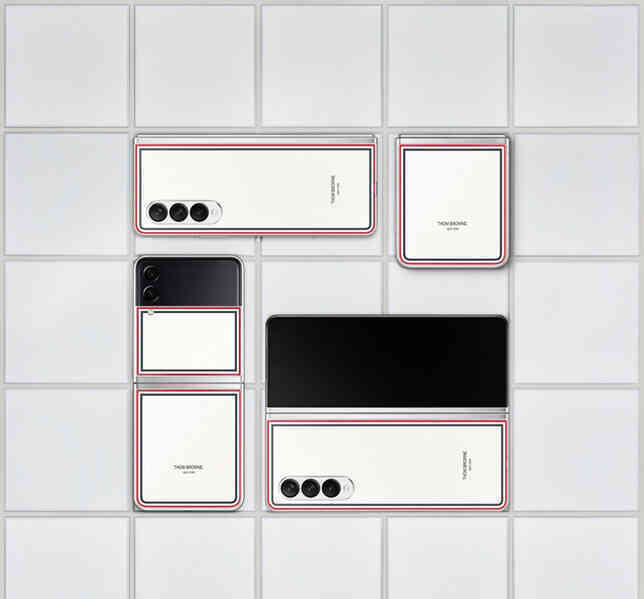 Galaxy Z Fold3 và Z Flip3 phiên bản Thom Browne đặc biệt mở bán tại Việt Nam từ ngày 19/8, giới hạn chỉ 200 máy - Ảnh 4. Galaxy Z Fold3 và Z Flip3 phiên bản Thom Browne đặc biệt mở bán tại Việt Nam từ ngày 19/8, giới hạn chỉ 200 máy - Ảnh 4.