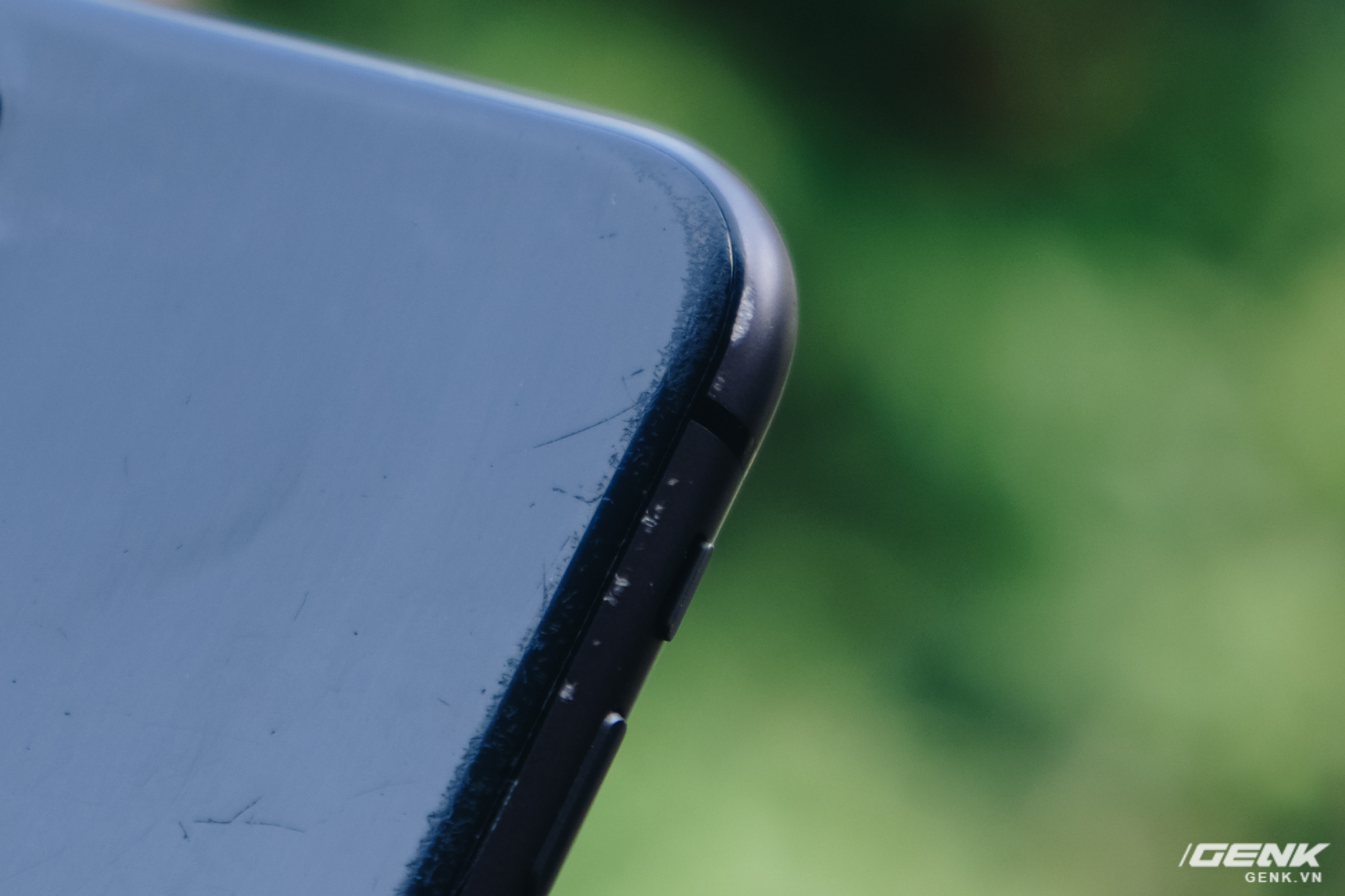 Mua iPhone 11 giá rẻ, tôi đã nhận phải quả đắng như thế nào? - Ảnh 7. Mua iPhone 11 giá rẻ, tôi đã nhận phải quả đắng như thế nào? - Ảnh 7.