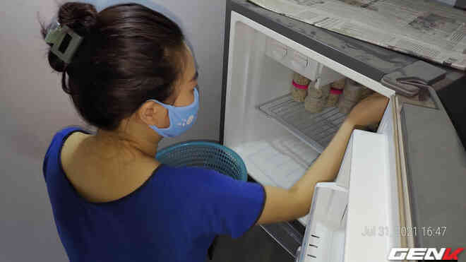[Video] Ở nhà tránh dịch không gọi được thợ mà tủ lạnh đột nhiên không lạnh. Chú hàng xóm bật mí một cách sửa tạm thời cực hiệu quả, dễ dàng vượt qua ngày giãn cách - Ảnh 15.