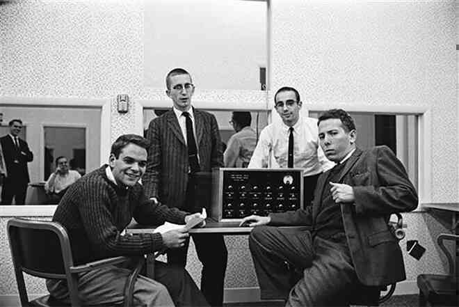 Thí nghiệm Milgram: Con người có thể dễ dàng đánh mất đi nhân tính khi họ có chỗ để dựa vào! - Ảnh 5. Thí nghiệm Milgram: Con người có thể dễ dàng đánh mất đi nhân tính khi họ có chỗ để dựa vào! - Ảnh 5.