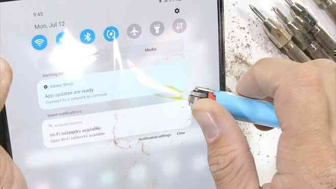 Galaxy Z Fold3 có độ bền ấn tượng, không mỏng manh như nhiều người nghĩ - Ảnh 16. Galaxy Z Fold3 có độ bền ấn tượng, không mỏng manh như nhiều người nghĩ - Ảnh 16.