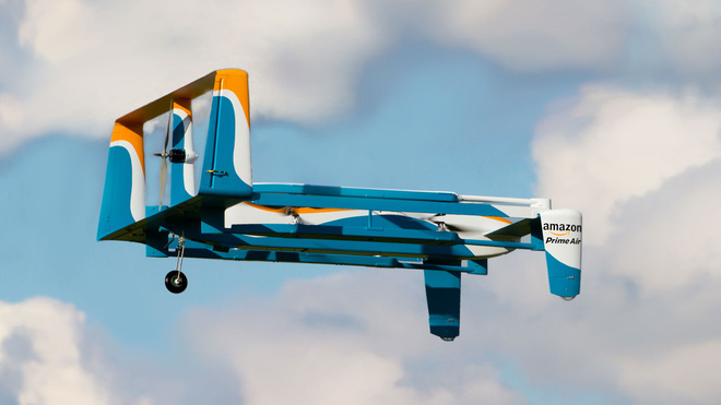 Dịch vụ giao hàng bằng drone của Amazon trên bờ vực sụp đổ, hơn 100 nhân viên nghỉ việc, người ở lại uống bia từ sáng tới chiều - Ảnh 1. Dịch vụ giao hàng bằng drone của Amazon trên bờ vực sụp đổ, hơn 100 nhân viên nghỉ việc, người ở lại uống bia từ sáng tới chiều - Ảnh 1.