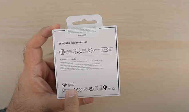 Xuất hiện video mở hộp chi tiết Galaxy Buds2 ngay trước ngày ra mắt - Ảnh 3. Xuất hiện video mở hộp chi tiết Galaxy Buds2 ngay trước ngày ra mắt - Ảnh 3.