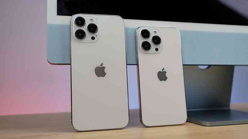 Cận cảnh mô hình 4 chiếc iPhone 13 tại Việt Nam - 6 Cận cảnh mô hình 4 chiếc iPhone 13 tại Việt Nam - 6