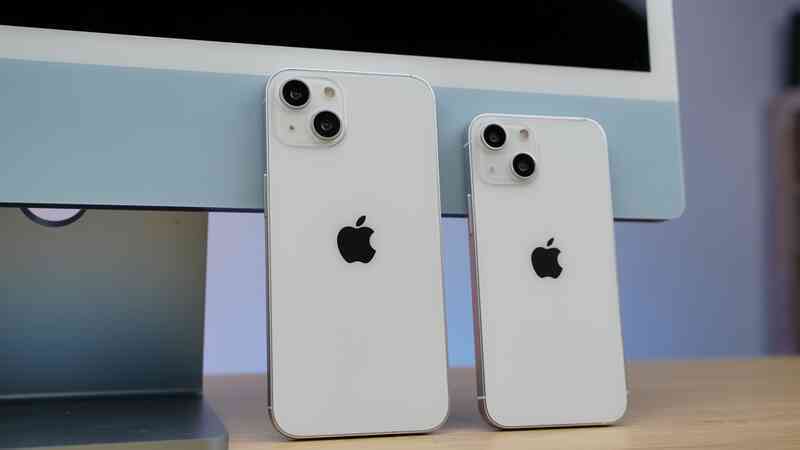 Cận cảnh mô hình 4 chiếc iPhone 13 tại Việt Nam - 10 Cận cảnh mô hình 4 chiếc iPhone 13 tại Việt Nam - 10
