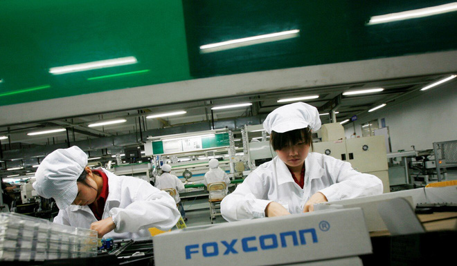 Trung Quốc khát nhân lực sản xuất iPhone, công ty thi nhau treo thưởng khủng để thu hút công nhân - Ảnh 2. Trung Quốc khát nhân lực sản xuất iPhone, công ty thi nhau treo thưởng khủng để thu hút công nhân - Ảnh 2.