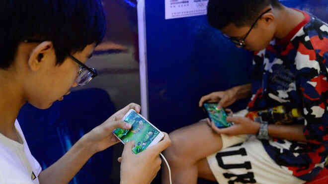 Bị giới hạn giờ chơi game, trẻ em Trung Quốc lên mạng thuê tài khoản người lớn để đối phó - Ảnh 1. Bị giới hạn giờ chơi game, trẻ em Trung Quốc lên mạng thuê tài khoản người lớn để đối phó - Ảnh 1.