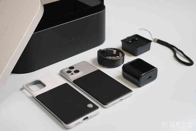 OPPO ra mắt Find X3 Pro phiên bản Nhiếp ảnh gia với thiết kế giống máy film cổ - Ảnh 5. OPPO ra mắt Find X3 Pro phiên bản Nhiếp ảnh gia với thiết kế giống máy film cổ - Ảnh 5.