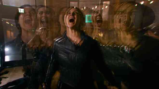 Soi trailer The Matrix: Resurrections: Neo trở lại và lợi hại hơn xưa, Trinity cũng hồi sinh nhưng thực chất là 1 agent? - Ảnh 17. Soi trailer The Matrix: Resurrections: Neo trở lại và lợi hại hơn xưa, Trinity cũng hồi sinh nhưng thực chất là 1 agent? - Ảnh 17.