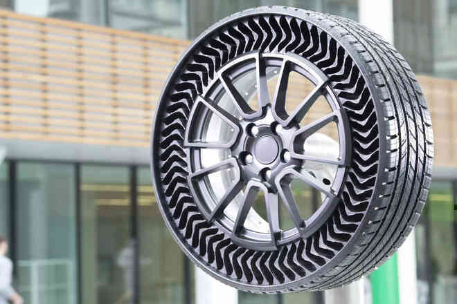 Michelin giới thiệu lốp xe không hơi, nỗi lo thủng lốp, xịt hơi vĩnh viễn không còn nữa - Ảnh 1. Michelin giới thiệu lốp xe không hơi, nỗi lo thủng lốp, xịt hơi vĩnh viễn không còn nữa - Ảnh 1.