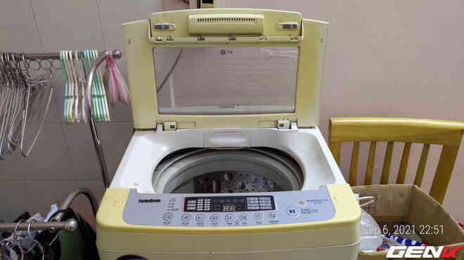 Dùng máy giặt bao nhiêu năm, bạn đã từng thử tháo cục này ra chưa? Nếu chưa thì đừng shock nhé - Ảnh 1.