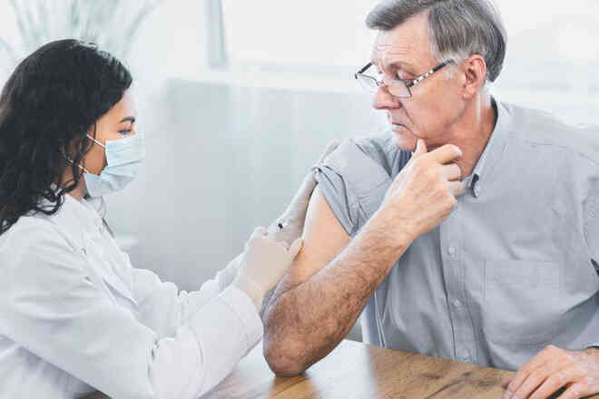Một mũi tiêm RNA có giá hơn 60 triệu, giúp hạ mỡ máu, phòng ngừa đột quỵ vừa được cơ quan y tế Anh chấp thuận - Ảnh 4. Một mũi tiêm RNA có giá hơn 60 triệu, giúp hạ mỡ máu, phòng ngừa đột quỵ vừa được cơ quan y tế Anh chấp thuận - Ảnh 4.