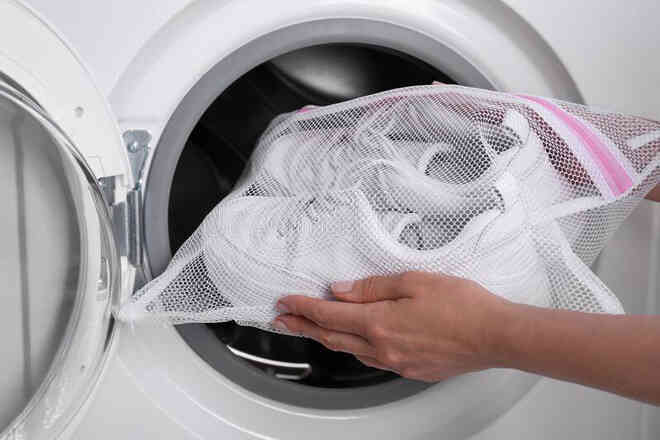 Giặt máy cửa trên làm quần áo nhanh tã nhưng chỉ một phụ kiện giá từ 10 nghìn đồng sẽ giúp khắc phục dễ dàng! - Ảnh 5. Giặt máy cửa trên làm quần áo nhanh tã nhưng chỉ một phụ kiện giá từ 10 nghìn đồng sẽ giúp khắc phục dễ dàng! - Ảnh 5.