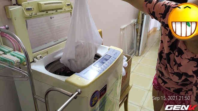 Giặt máy cửa trên làm quần áo nhanh tã nhưng chỉ một phụ kiện giá từ 10 nghìn đồng sẽ giúp khắc phục dễ dàng! - Ảnh 7. Giặt máy cửa trên làm quần áo nhanh tã nhưng chỉ một phụ kiện giá từ 10 nghìn đồng sẽ giúp khắc phục dễ dàng! - Ảnh 7.