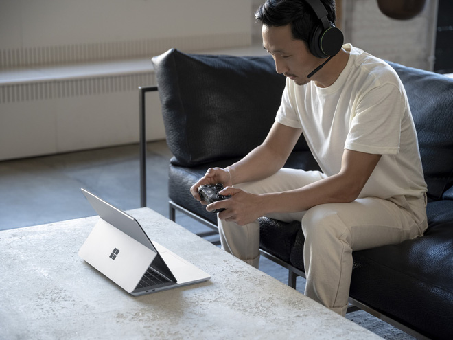 Microsoft ra mắt Surface Laptop Studio: Thiết kế biến hoá từ laptop sang tablet - Ảnh 2. Microsoft ra mắt Surface Laptop Studio: Thiết kế biến hoá từ laptop sang tablet - Ảnh 2.
