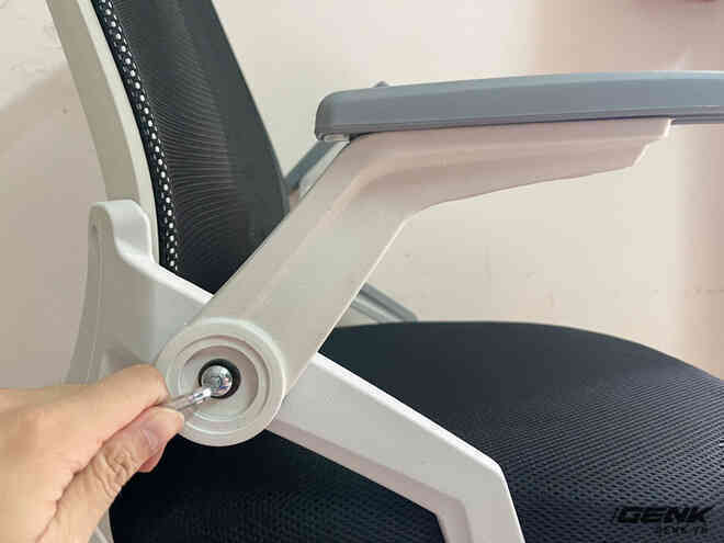 Đặt online ghế văn phòng hết 1,39 triệu đồng: Đẹp mã nhưng ngồi chưa đã - Ảnh 16. Đặt online ghế văn phòng hết 1,39 triệu đồng: Đẹp mã nhưng ngồi chưa đã - Ảnh 16.