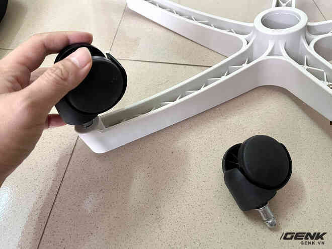 Đặt online ghế văn phòng hết 1,39 triệu đồng: Đẹp mã nhưng ngồi chưa đã - Ảnh 9. Đặt online ghế văn phòng hết 1,39 triệu đồng: Đẹp mã nhưng ngồi chưa đã - Ảnh 9.