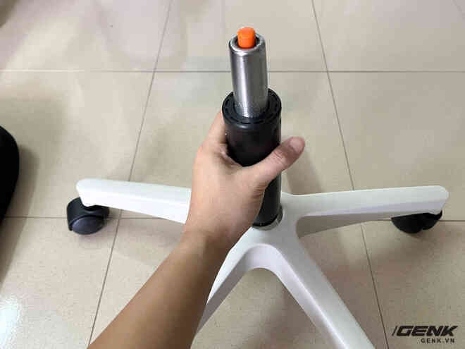 Đặt online ghế văn phòng hết 1,39 triệu đồng: Đẹp mã nhưng ngồi chưa đã - Ảnh 10. Đặt online ghế văn phòng hết 1,39 triệu đồng: Đẹp mã nhưng ngồi chưa đã - Ảnh 10.