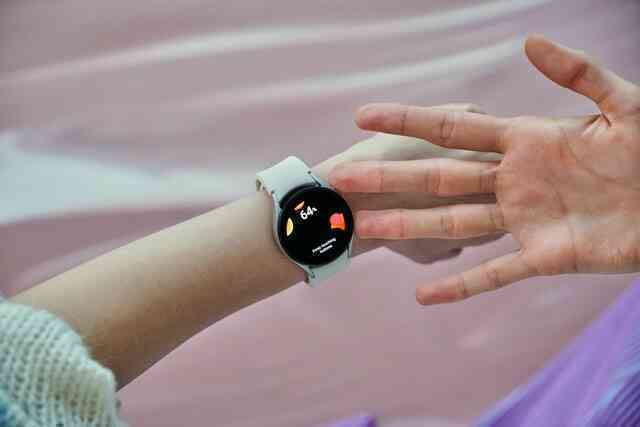 Khỏe trong, đẹp ngoài, sống chất với Galaxy Watch4 Series - Ảnh 1. Khỏe trong, đẹp ngoài, sống chất với Galaxy Watch4 Series - Ảnh 1.