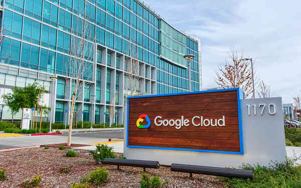Vingroup bắt tay với Google - Ảnh 1. Vingroup bắt tay với Google - Ảnh 1.
