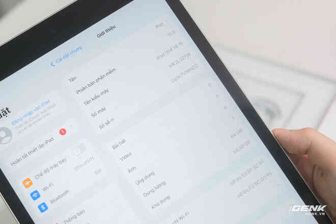 Trên tay iPad 9 tại VN: Thiết kế lỗi thời nhưng vẫn sẽ bán rất chạy! - Ảnh 7. Trên tay iPad 9 tại VN: Thiết kế lỗi thời nhưng vẫn sẽ bán rất chạy! - Ảnh 7.