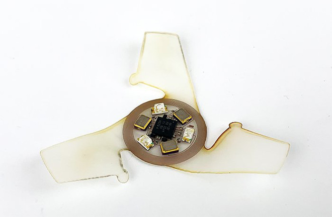 Đây chính là vi mạch bay nhỏ nhất được con người chế tạo ra, chỉ to hơn một hạt cát - Ảnh 4. Đây chính là vi mạch bay nhỏ nhất được con người chế tạo ra, chỉ to hơn một hạt cát - Ảnh 4.