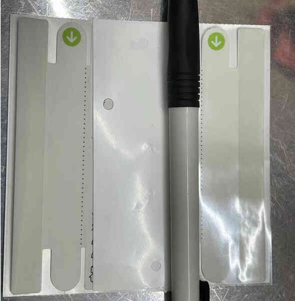 Mới ra vài ngày, seal iPhone 13 đã bị người Trung Quốc làm giả: Giá chỉ 7.000 đồng, dán 1 phút là xong - Ảnh 2. Mới ra vài ngày, seal iPhone 13 đã bị người Trung Quốc làm giả: Giá chỉ 7.000 đồng, dán 1 phút là xong - Ảnh 2.