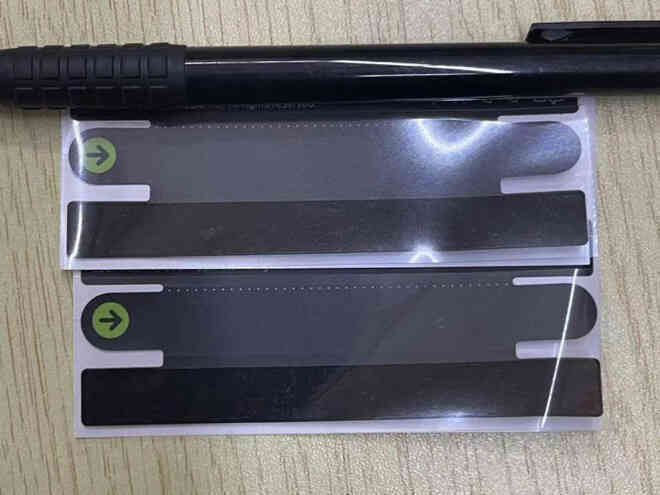 Mới ra vài ngày, seal iPhone 13 đã bị người Trung Quốc làm giả: Giá chỉ 7.000 đồng, dán 1 phút là xong - Ảnh 3. Mới ra vài ngày, seal iPhone 13 đã bị người Trung Quốc làm giả: Giá chỉ 7.000 đồng, dán 1 phút là xong - Ảnh 3.