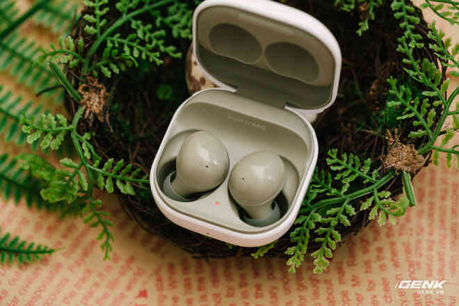 Đánh giá Galaxy Buds 2: True Wireless Samsung đầu tiên tôi có thể khuyến nghị với tất cả mọi người - Ảnh 4. Đánh giá Galaxy Buds 2: True Wireless Samsung đầu tiên tôi có thể khuyến nghị với tất cả mọi người - Ảnh 4.