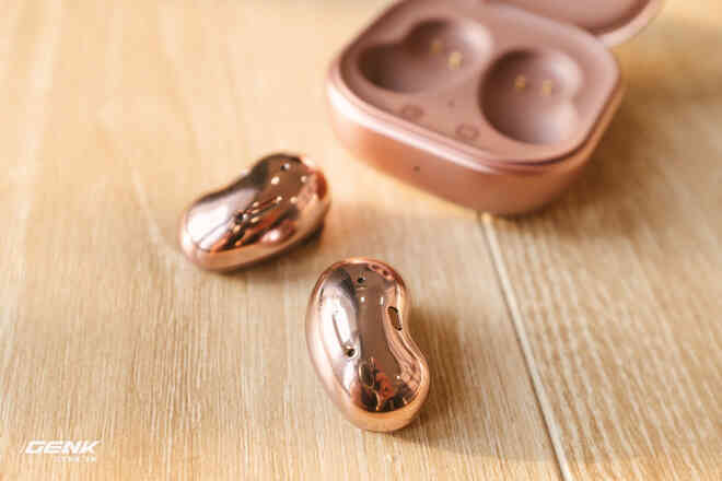 Đánh giá Galaxy Buds 2: True Wireless Samsung đầu tiên tôi có thể khuyến nghị với tất cả mọi người - Ảnh 8. Đánh giá Galaxy Buds 2: True Wireless Samsung đầu tiên tôi có thể khuyến nghị với tất cả mọi người - Ảnh 8.