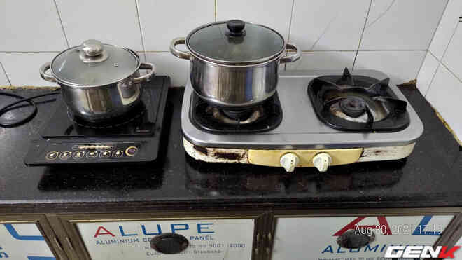 Đun bếp từ hay bếp gas tốn hơn? Dành 2 năm theo dõi tiền điện + tiền gas, tôi đã có kết luận khiến nhiều người phải ngã ngửa!