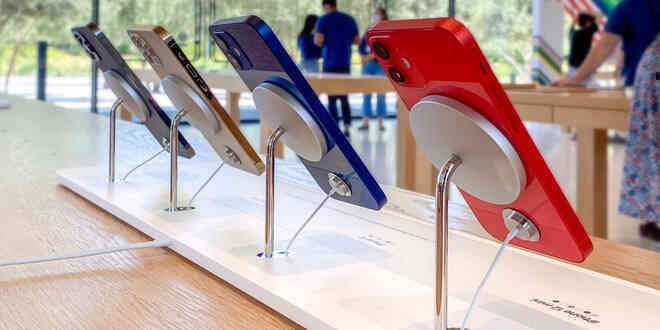Thị phần iPhone suy giảm mạnh trước thời điểm iPhone 13 ra mắt
