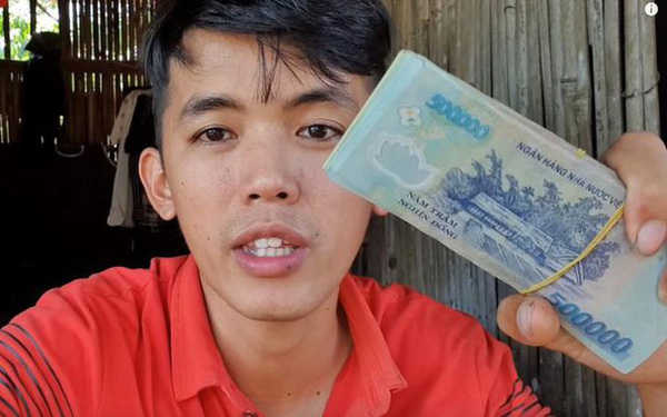 Sau 2 năm, YouTuber nghèo nhất Việt Nam kiếm được 2,5 tỷ đồng từ YouTube? - Ảnh 1. Sau 2 năm, YouTuber nghèo nhất Việt Nam kiếm được 2,5 tỷ đồng từ YouTube? - Ảnh 1.