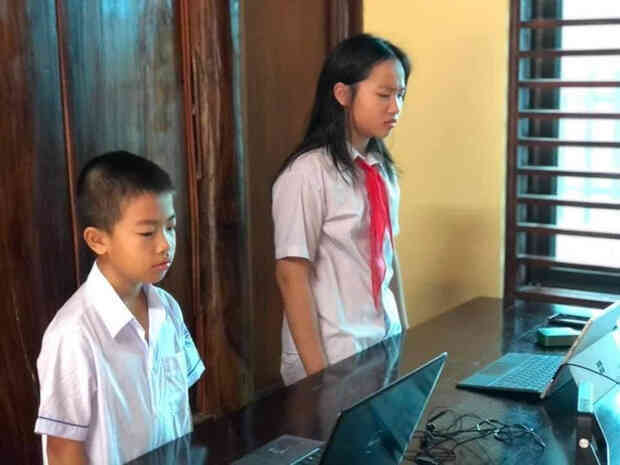 Chùm ảnh khai giảng online bá đạo của học trò: Người lim dim ngái ngủ, người căm hờn cả thế giới, còn tranh thủ đọc cả truyện tranh, ăn mì... - Ảnh 1. Chùm ảnh khai giảng online bá đạo của học trò: Người lim dim ngái ngủ, người căm hờn cả thế giới, còn tranh thủ đọc cả truyện tranh, ăn mì... - Ảnh 1.