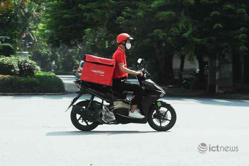 Công an Hà Nội đã cấp 12.957 giấy đi đường cho các doanh nghiệp bưu chính, viễn thông