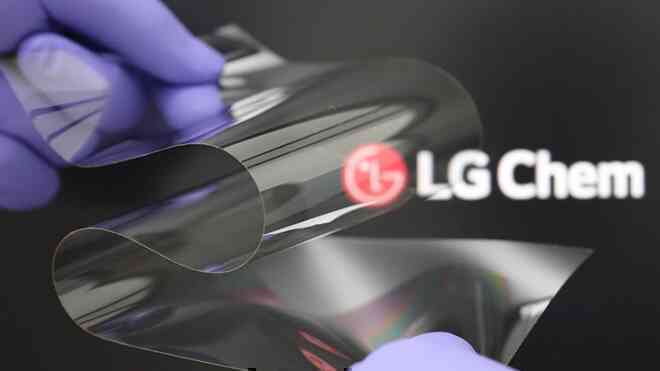 LG giới thiệu màn hình nhựa có thể gập lại mà vẫn cứng như màn hình bằng kính