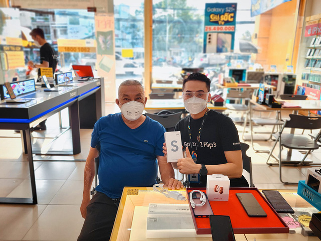 Người dùng Việt hào hứng với siêu phẩm Galaxy S21FE - Ảnh 7. Người dùng Việt hào hứng với siêu phẩm Galaxy S21FE - Ảnh 7.
