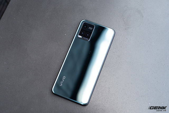 Trải nghiệm nhanh vivo Y33s: Mặt sau hiện đại nhưng mặt trước "hoài cổ", cấu hình vừa đủ, camera nhiều filter thú vị, giá 6,7 triệu đồng
