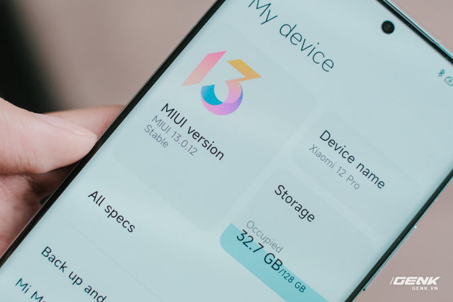 Trên tay Xiaomi 12 Pro: Thiết kế mới với mặt lưng giả da, chip Snapdragon 8 Gen 1 hiệu năng mạnh nhưng vẫn nóng, giá 20 triệu tại VN - Ảnh 14. Trên tay Xiaomi 12 Pro: Thiết kế mới với mặt lưng giả da, chip Snapdragon 8 Gen 1 hiệu năng mạnh nhưng vẫn nóng, giá 20 triệu tại VN - Ảnh 14.