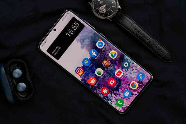 Đánh giá Samsung Galaxy S21 FE: Đúng người sai thời điểm? - Ảnh 16. Đánh giá Samsung Galaxy S21 FE: Đúng người sai thời điểm? - Ảnh 16.