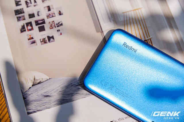 Cận cảnh Redmi Note 11 chính thức tại Việt Nam: camera chính 50MP, màn hình AMOLED, sạc nhanh 33W, giá 4.7 triệu đồng - Ảnh 2. Cận cảnh Redmi Note 11 chính thức tại Việt Nam: camera chính 50MP, màn hình AMOLED, sạc nhanh 33W, giá 4.7 triệu đồng - Ảnh 2.