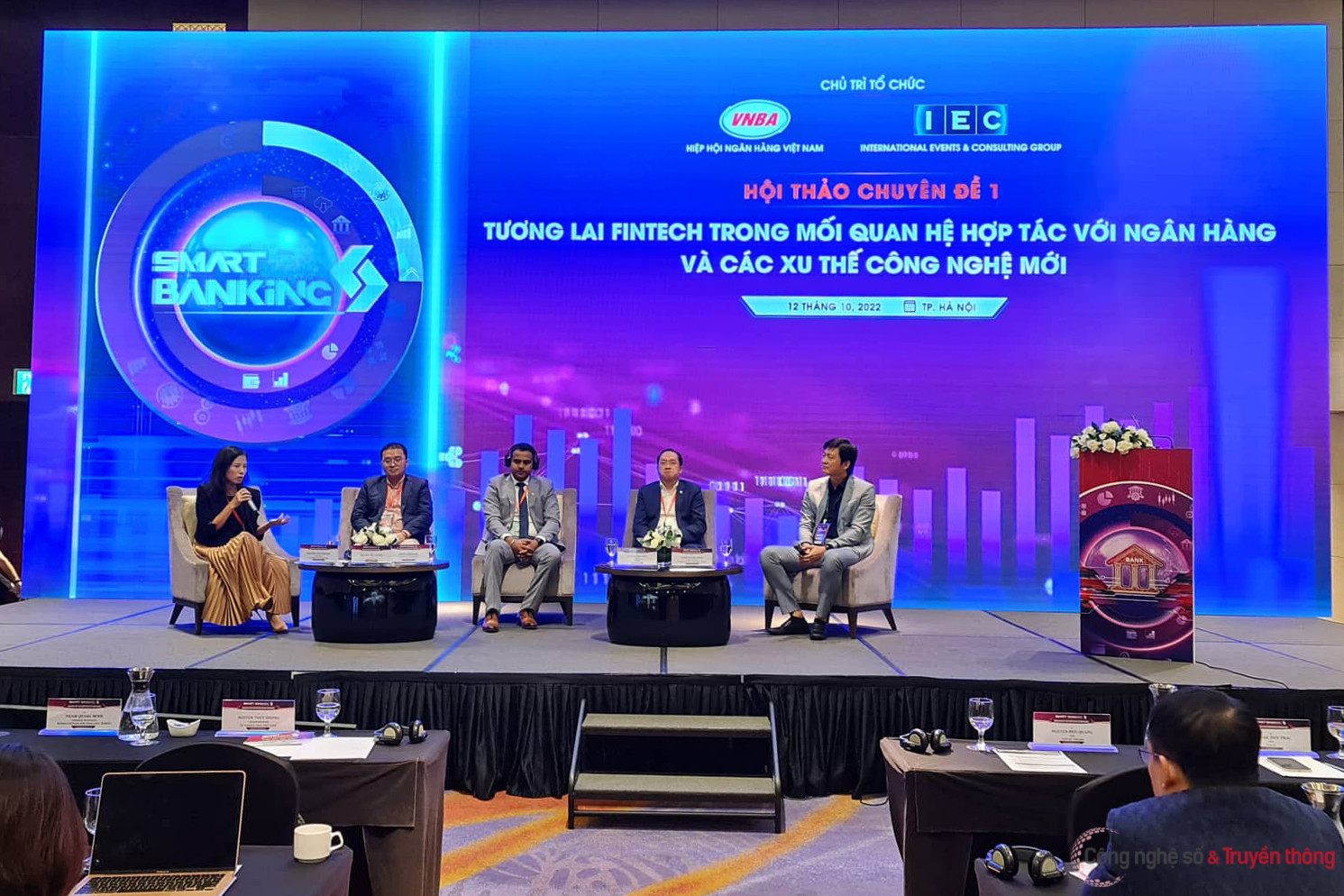Fintech vừa đối chọi, vừa thúc đẩy hoạt động của các ngân hàng