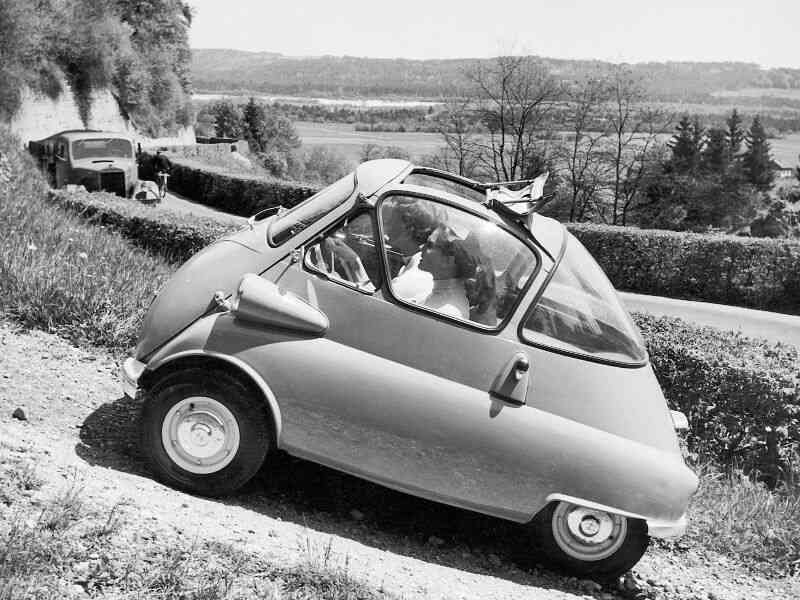 Isetta: Chiếc xe bong bóng mang tính biểu tượng của những năm 1950, được coi là chiếc xe siêu nhỏ đầu tiên trên thế giới - Ảnh 4. Isetta: Chiếc xe bong bóng mang tính biểu tượng của những năm 1950, được coi là chiếc xe siêu nhỏ đầu tiên trên thế giới - Ảnh 4.
