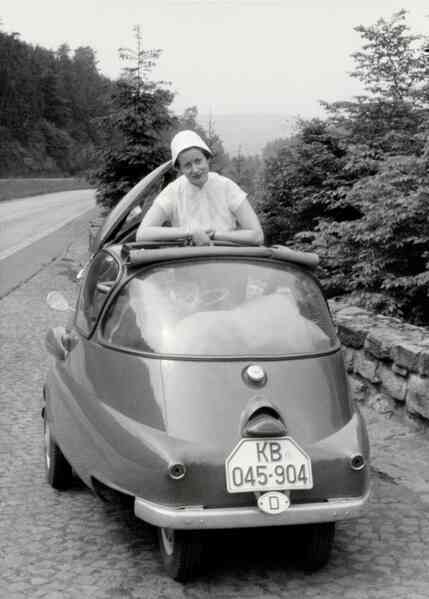 Isetta: Chiếc xe bong bóng mang tính biểu tượng của những năm 1950, được coi là chiếc xe siêu nhỏ đầu tiên trên thế giới - Ảnh 9. Isetta: Chiếc xe bong bóng mang tính biểu tượng của những năm 1950, được coi là chiếc xe siêu nhỏ đầu tiên trên thế giới - Ảnh 9.