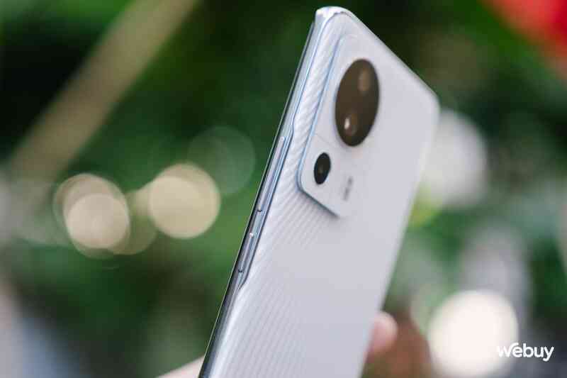 Trên tay Xiaomi Civi 2: Điện thoại chuyên selfie của Xiaomi, có Dynamic Island giống iPhone, giá 7.9 triệu đồng
