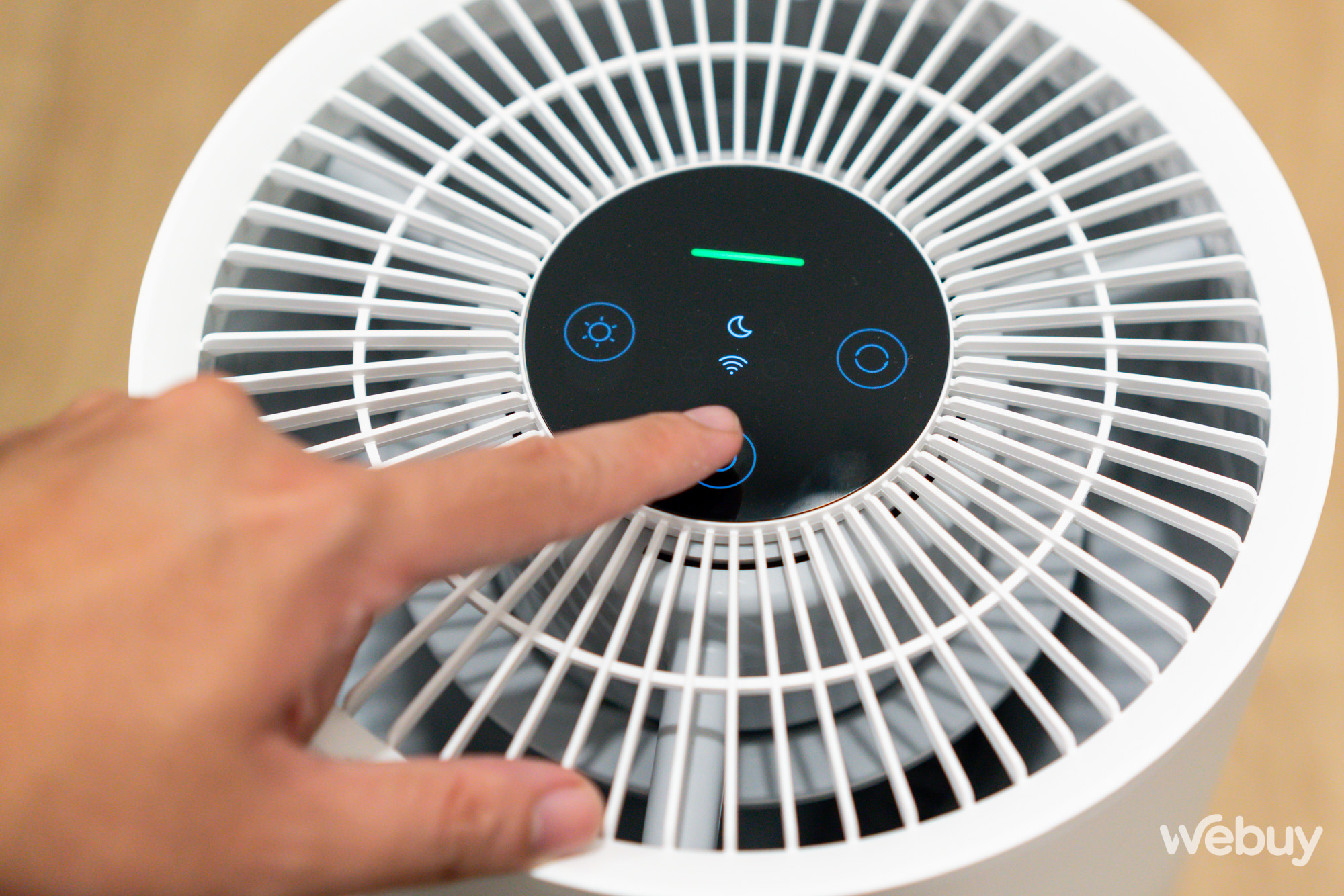 Trên tay máy lọc không khí Xiaomi Air Purifier 4 Compact: Thiết kế nhỏ gọn, điều khiển dễ dàng bằng ứng dụng - Ảnh 7. Trên tay máy lọc không khí Xiaomi Air Purifier 4 Compact: Thiết kế nhỏ gọn, điều khiển dễ dàng bằng ứng dụng - Ảnh 7.