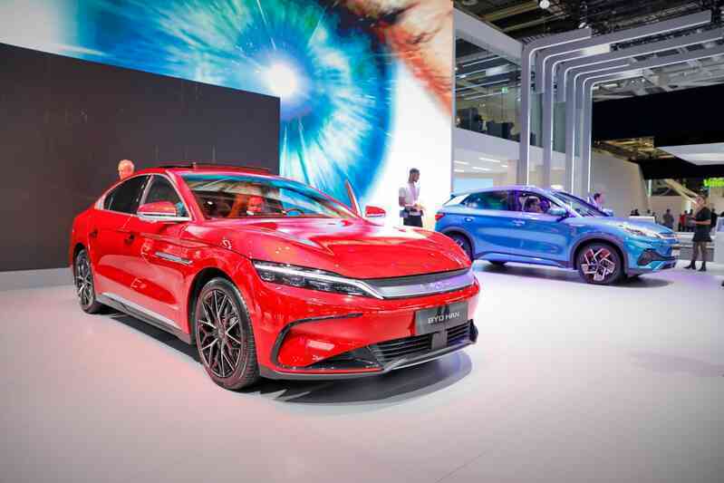 VinFast VF 6, 7, 8, 9 đang chinh phục người Pháp tại Paris Motor Show 2022 - Ảnh 15. VinFast VF 6, 7, 8, 9 đang chinh phục người Pháp tại Paris Motor Show 2022 - Ảnh 15.